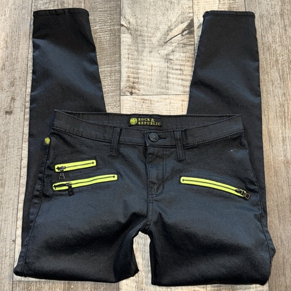 Rock & Republic Denim - ROCK & REPUBLIC Banshee glow jeans-size 10